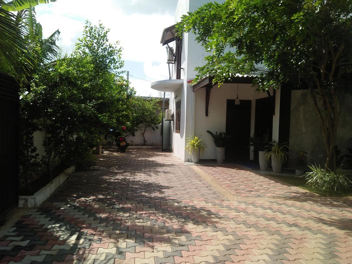 Tree House Holiday Home Kombichankulama Exterior photo